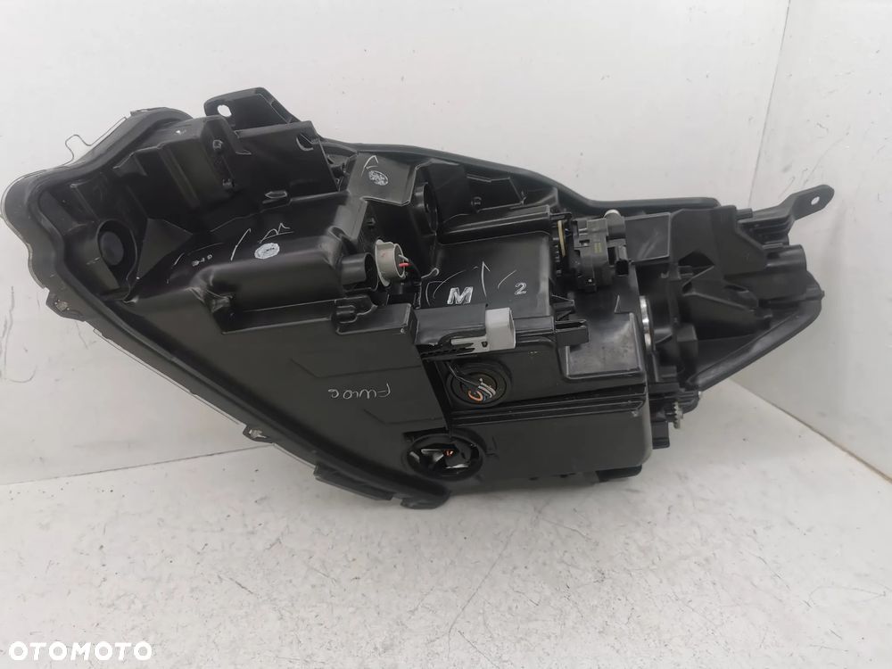 Lampa prawa przednia Toyota Yaris 3 III zwykła + LED - 9