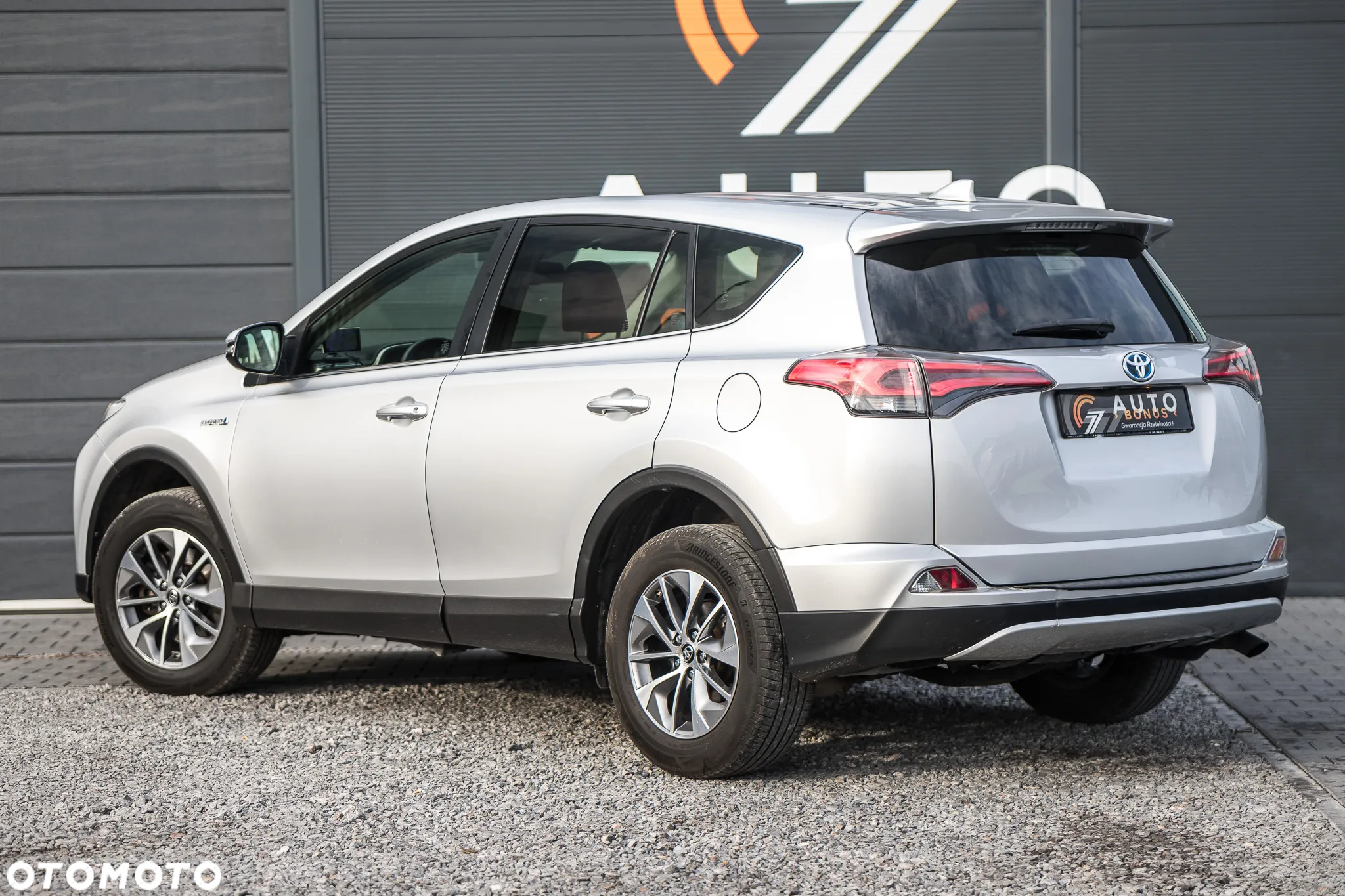 Toyota RAV4 - 8