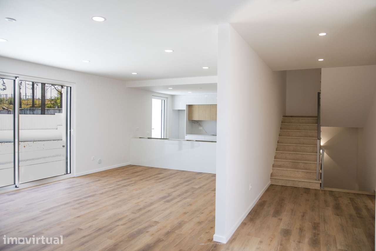 Moradia Unifamiliar T4 com Piscina e Jardim | Óbidos - Grande imagem: 5/17