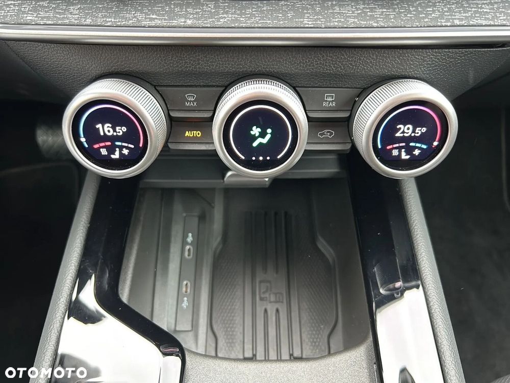 Skoda Superb 1.5 TSI mHEV Selection DSG - 27