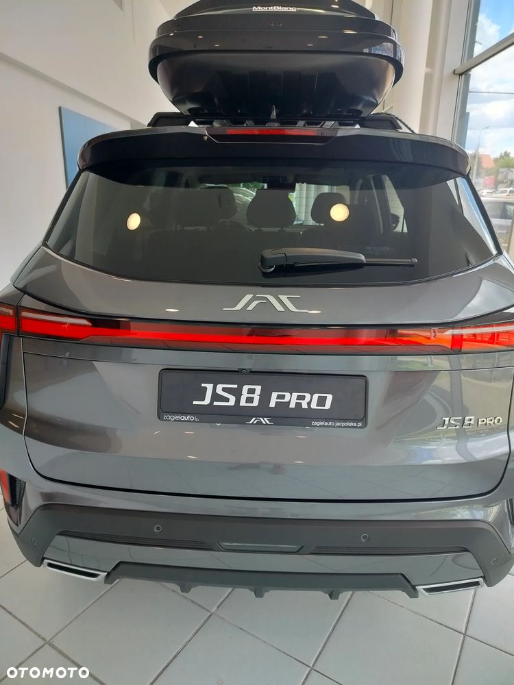 JAC JS8 - 3