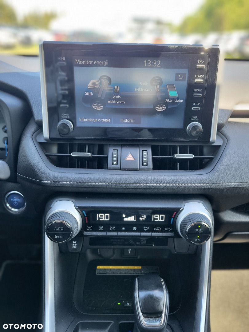 Toyota RAV4 - 16