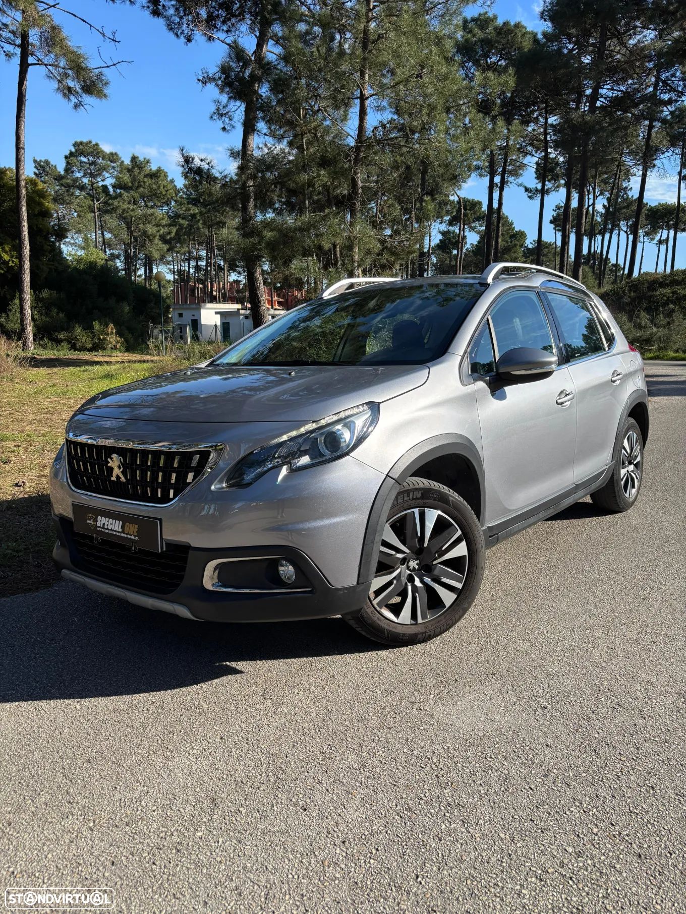 Peugeot 2008 1.2 PureTech Allure EAT6 - 1