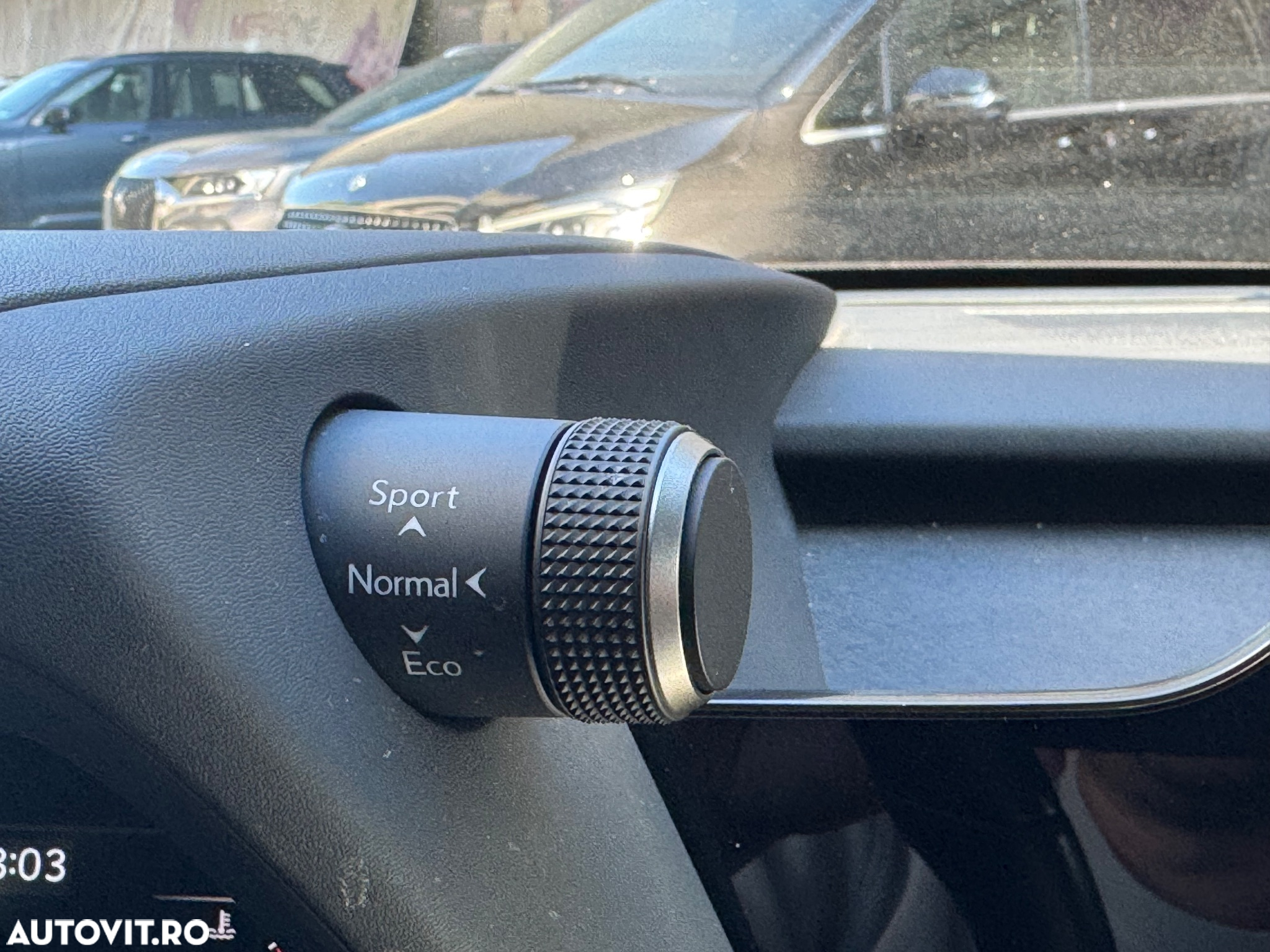 Lexus UX 250h 2.0L HEV 20H- (178 HP) 4X4 CVT F Sport - 18