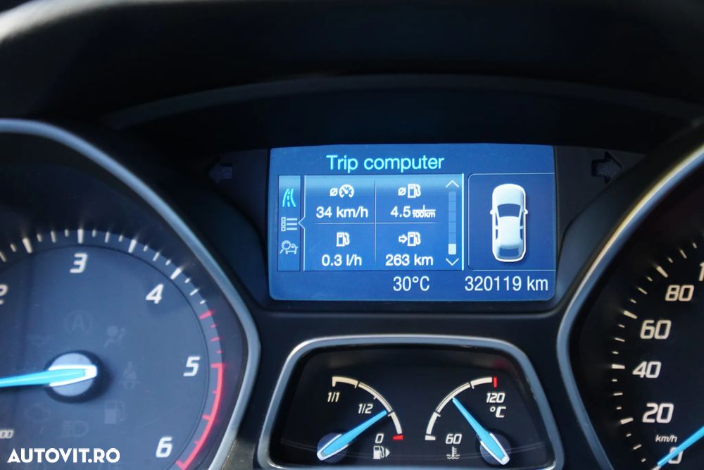 Ford Focus - 8