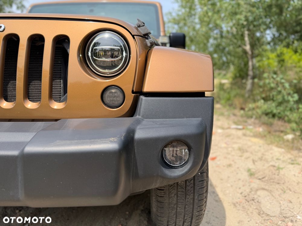 Jeep Wrangler Unlimited 3.8 Sahara - 2