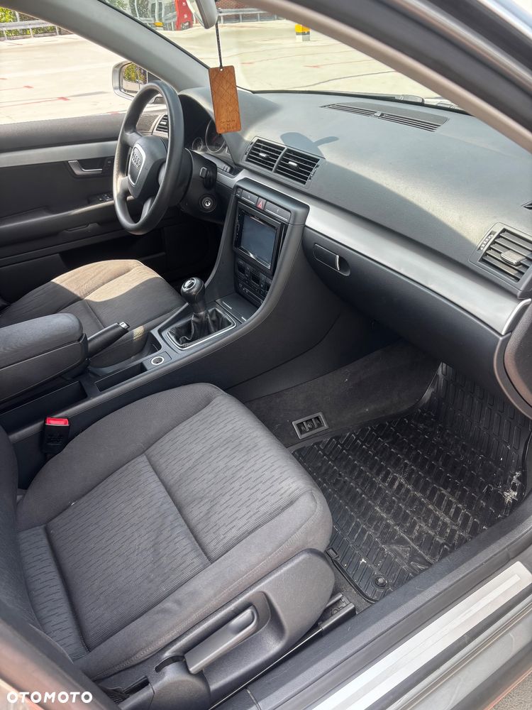 Audi A4 Limousine 1.6 - 6