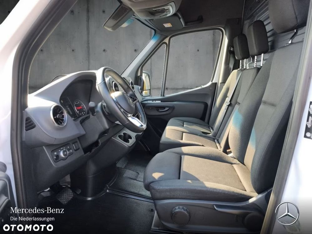 Mercedes-Benz Sprinter - 9