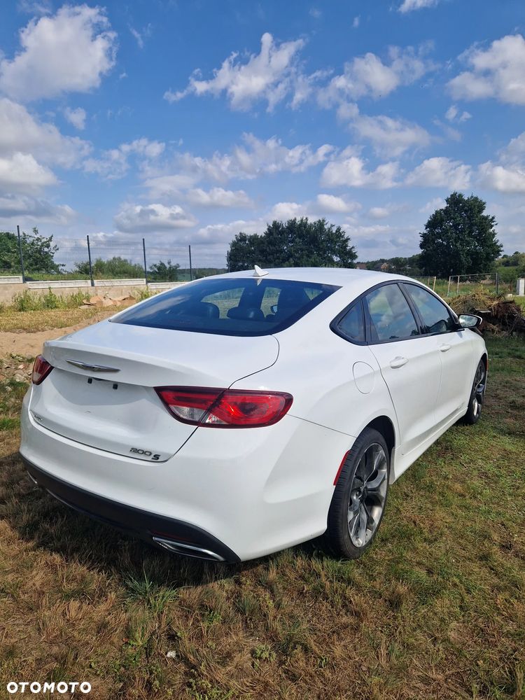 Chrysler 200 - 3