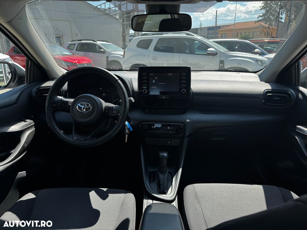 Toyota Yaris - 10