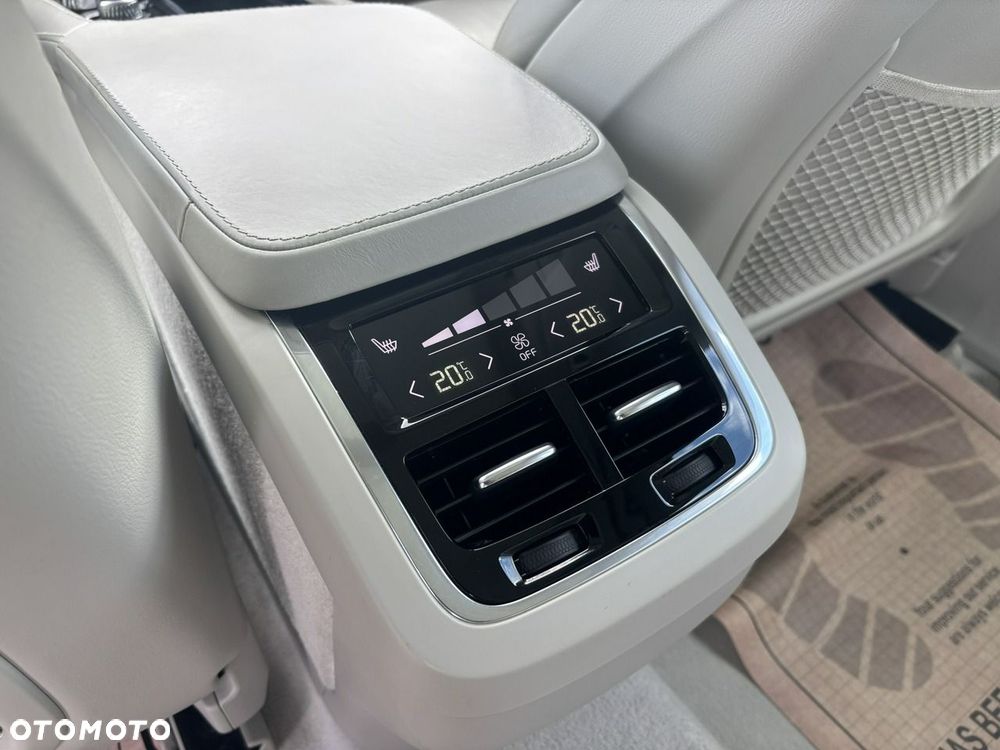 Volvo XC 90 - 33