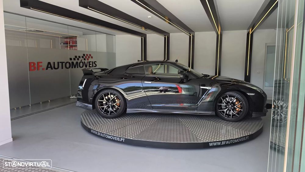 Nissan GT-R Prestige Edition - 8