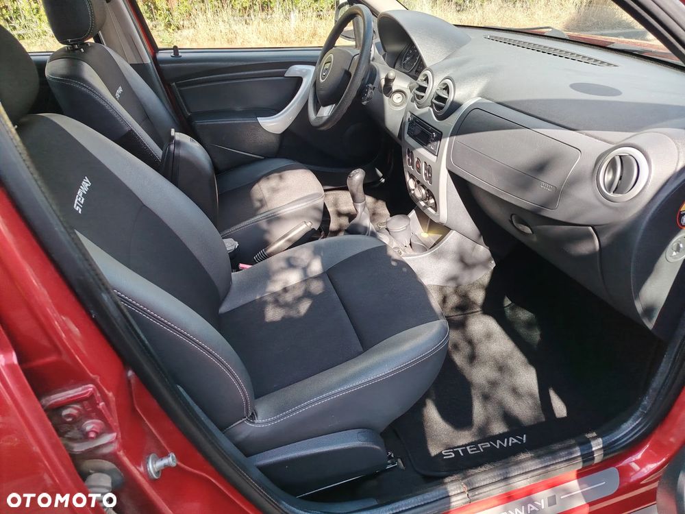 Dacia Sandero 1.6 16V Hi-Flex - 12