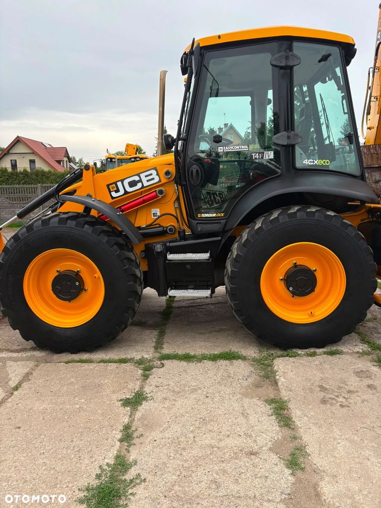 JCB 4CX - 32