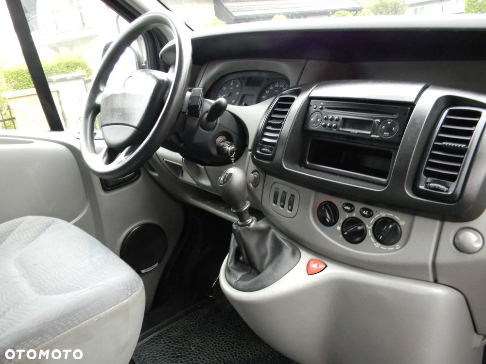 Renault Trafic - 19