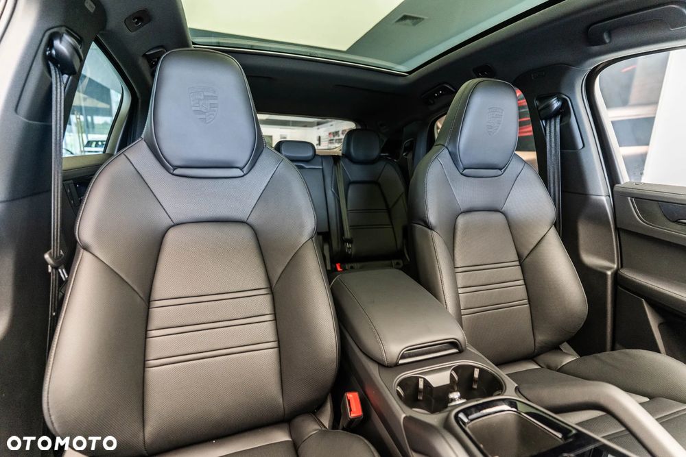 Porsche Cayenne E-Hybrid PHEV Black Edition - 17