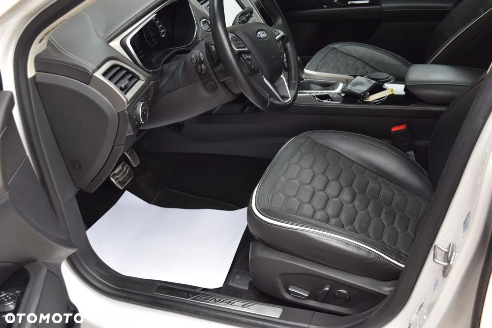 Ford Mondeo 2.0 EcoBoost STart-Stopp Autom Vignale - 19