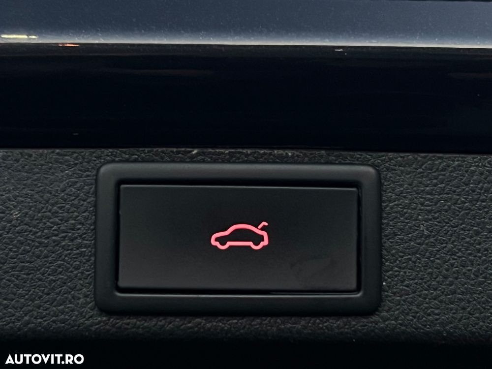 Skoda Octavia Combi 2.0 TDI DSG Exclusive - 30