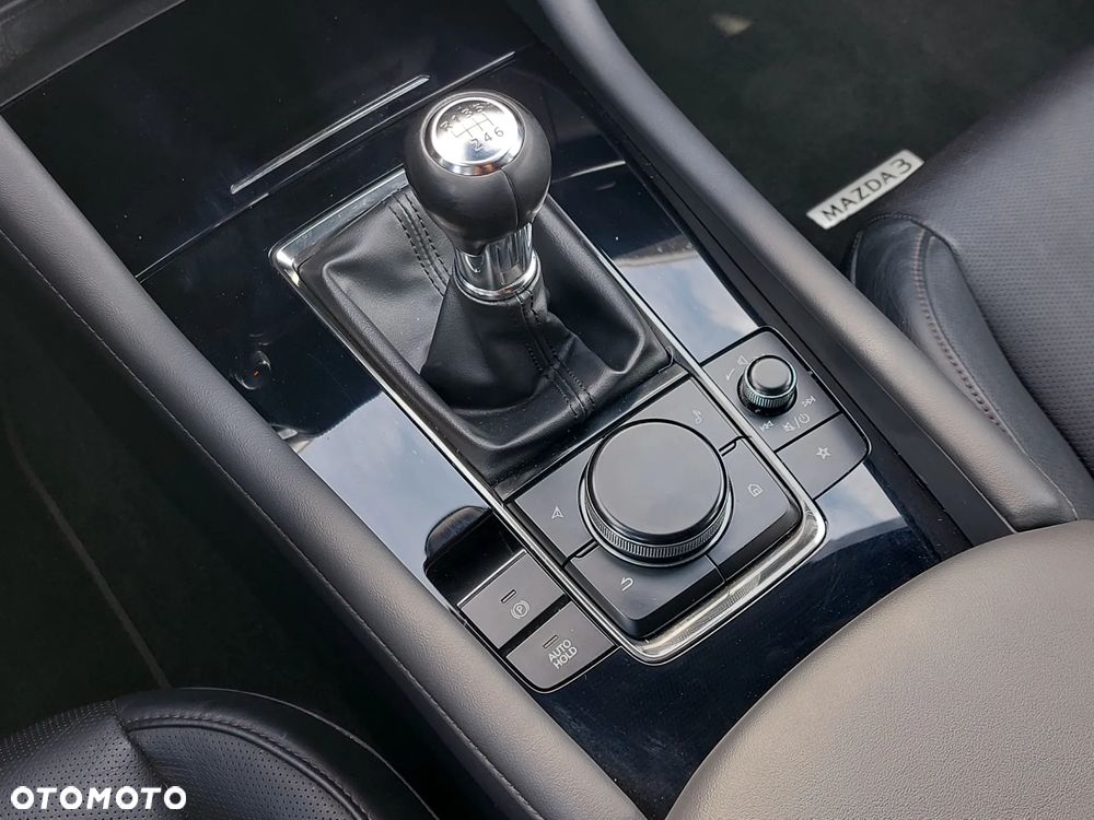 Mazda 3 2.0 mHEV Hikari - 9