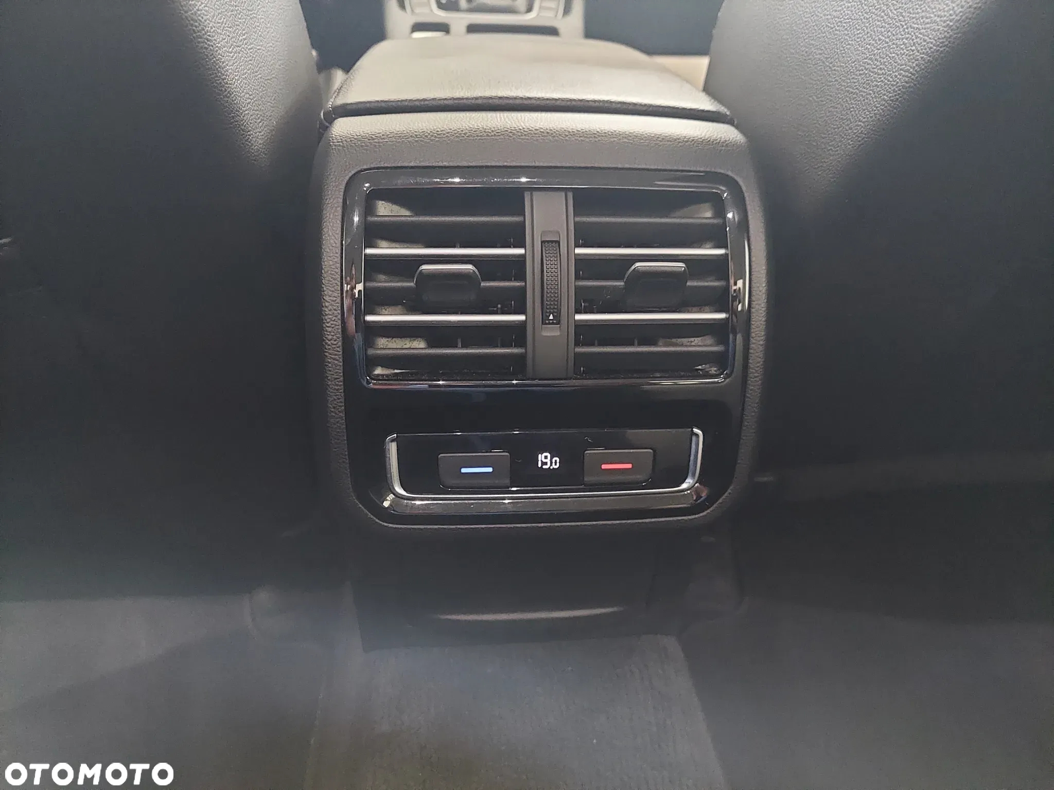 Volkswagen Passat 1.8 TSI BMT Highline DSG - 18