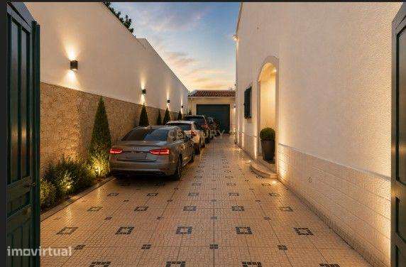 “Uma casa para viver — Moradia T4 Isolada com Jardim - Garagem - Terra - Grande imagem: 4/54