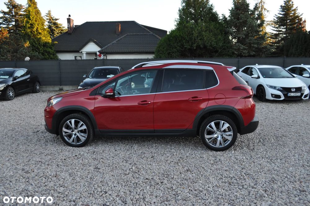 Peugeot 2008 1.2 Pure Tech Allure S&S - 10