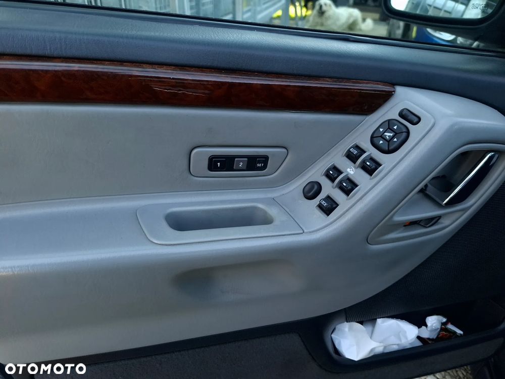 Jeep Grand Cherokee - 28