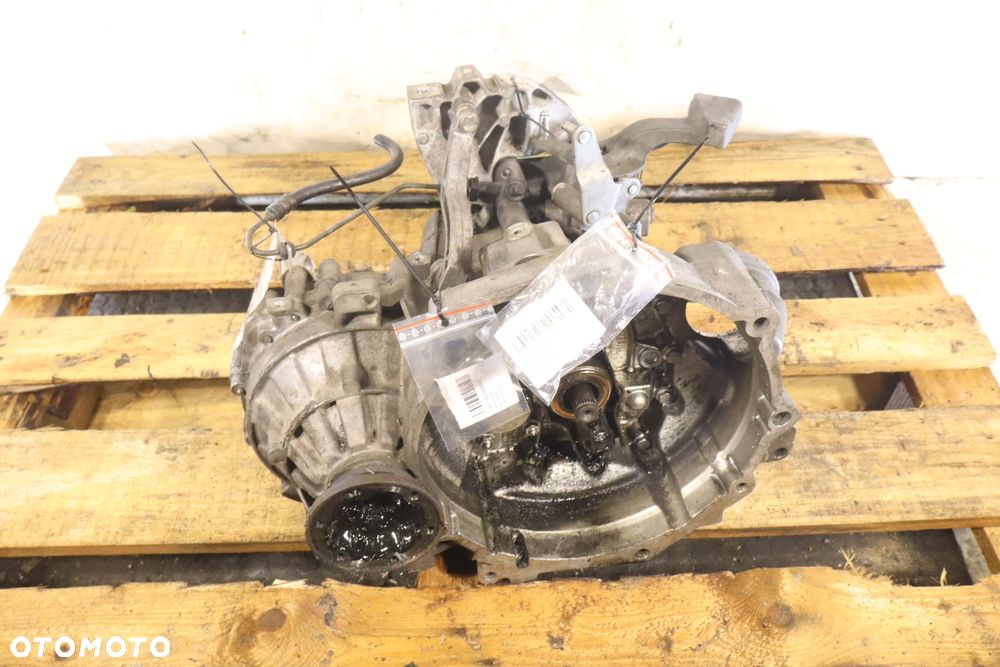 SKRZYNIA BIEGÓW 6 BIEGOWA VOLKSWAGEN JETTA V 2.0 GXV - 5