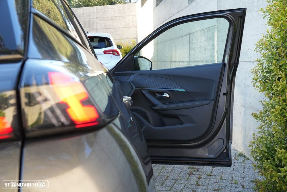 Peugeot 2008 1.2 PureTech Allure Pack - 26