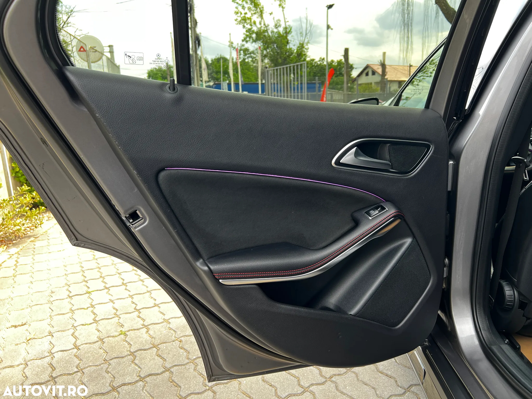 Mercedes-Benz GLA 200 d - 33
