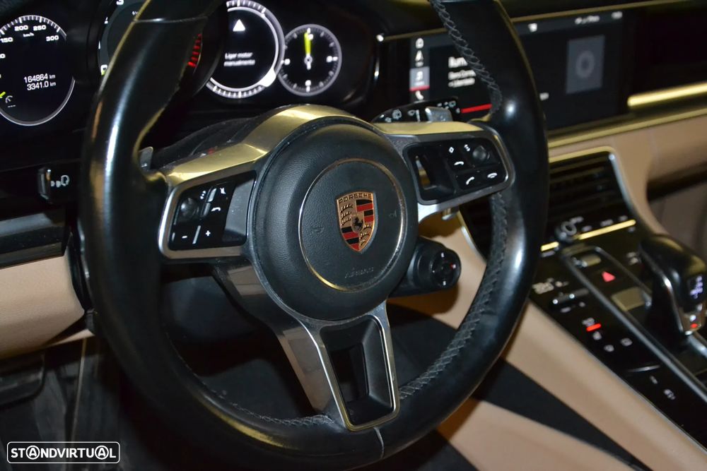 Porsche Panamera Sport Turismo 4 E-Hybrid Platinum Edition - 25