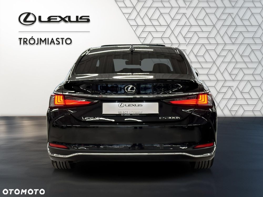 Lexus ES 300h Business Edition - 4