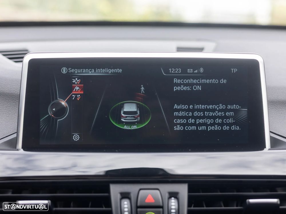 BMW X1 sDrive18d xLine - 16