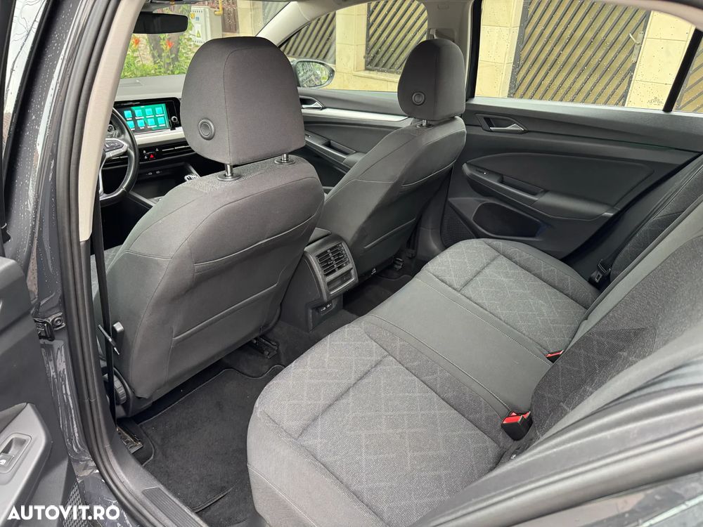 Volkswagen Golf - 6