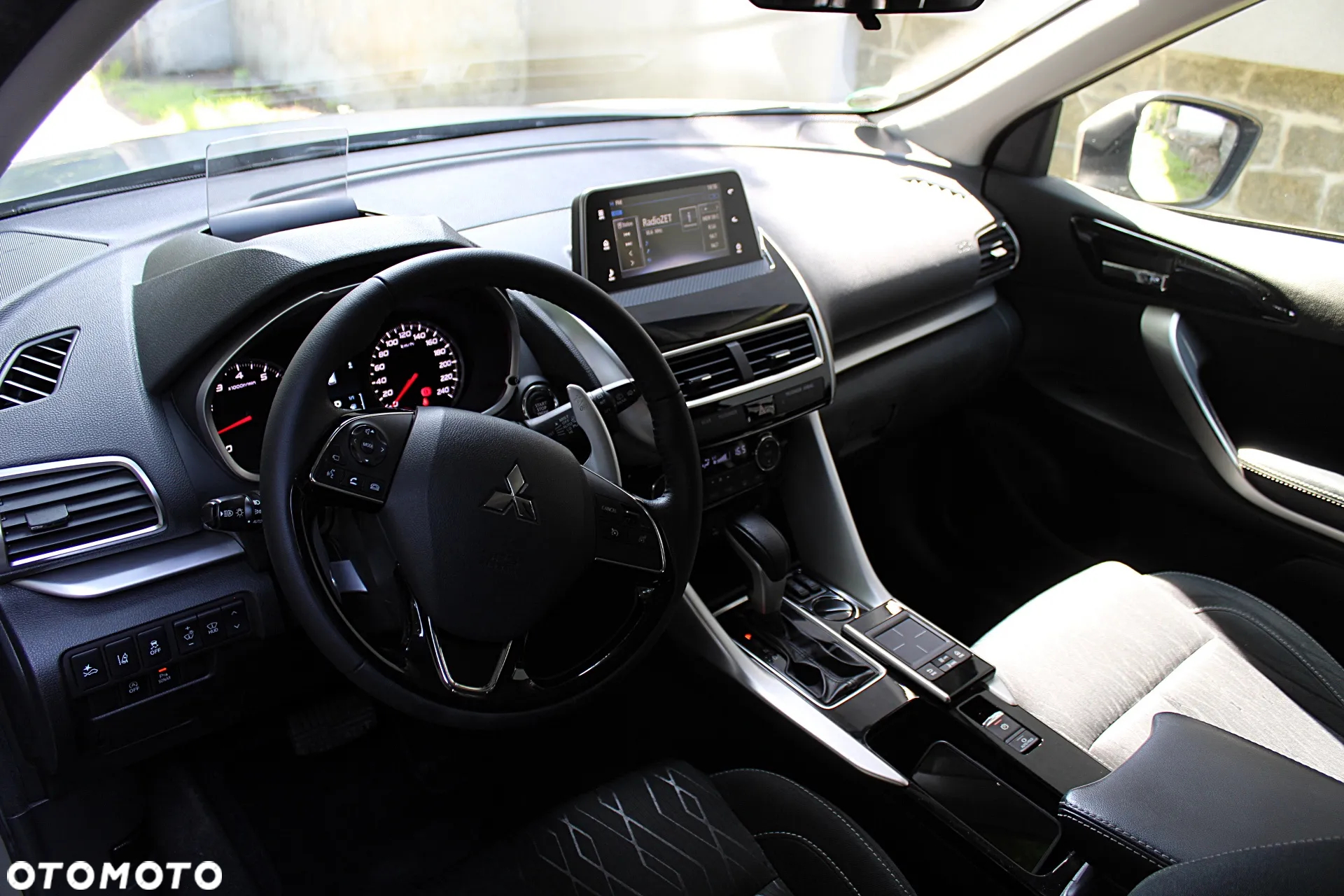 Mitsubishi Eclipse Cross - 12