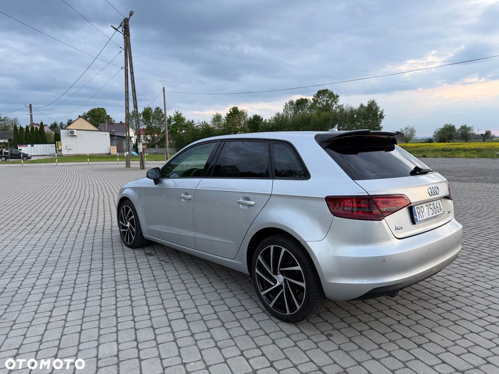 Audi A3 Sportback 1.6 TDI DPF Ambition S tronic - 8