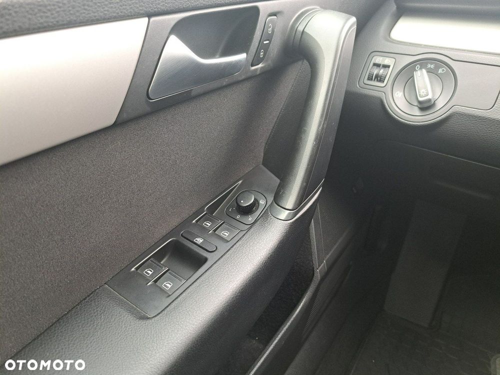 Volkswagen Passat 1.6 TDI Trendline - 22