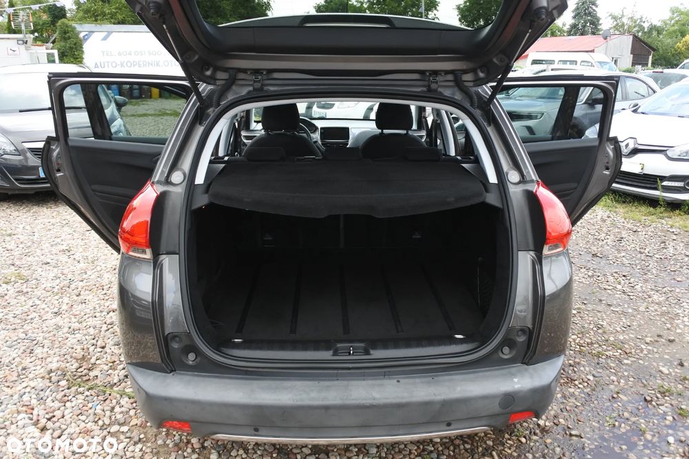 Peugeot 2008 1.2 Pure Tech Style - 11