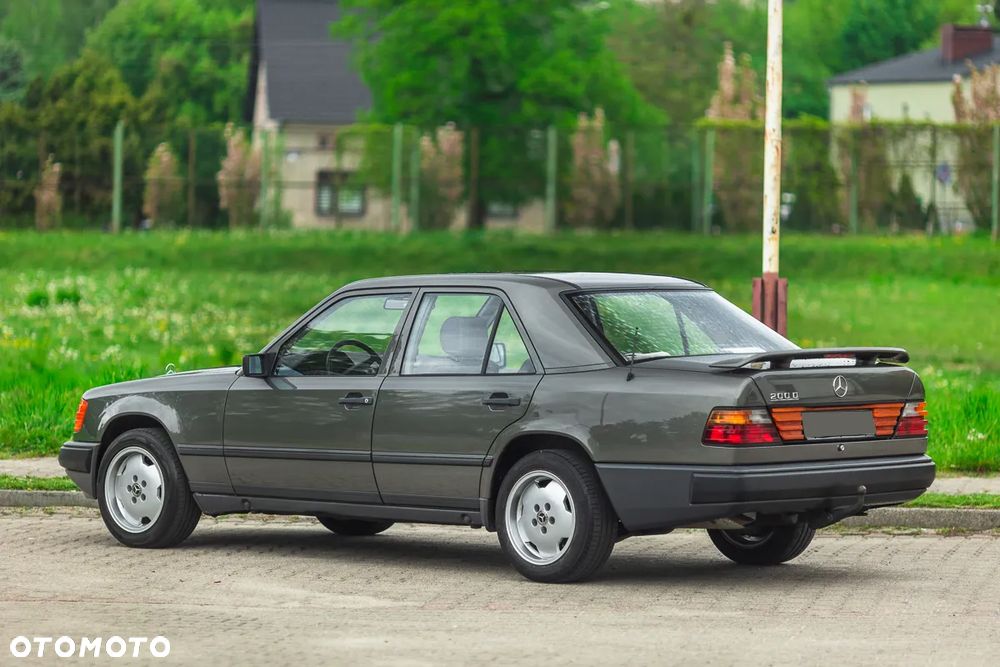 Mercedes-Benz W124 (1984-1993) - 14