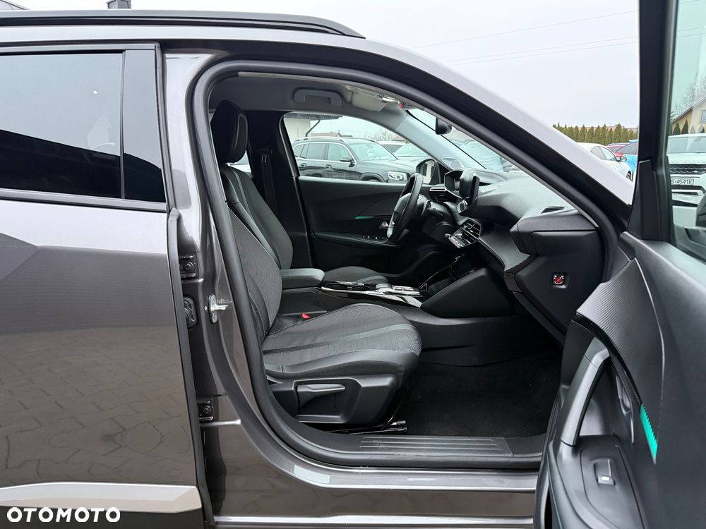 Peugeot 2008 1.2 PureTech Allure S&S EAT8 - 31