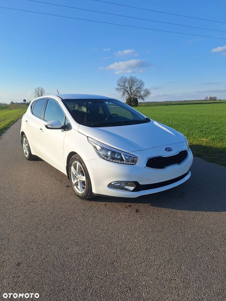 Kia Ceed 1.6 GDI DCT Platinum Edition - 1