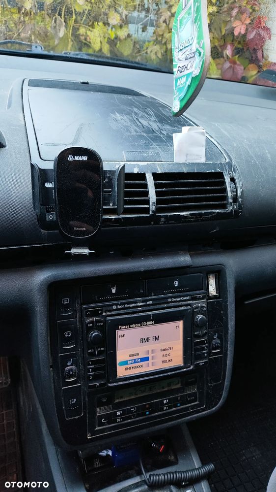 Volkswagen Sharan 1.9 TDI Comfortline - 4