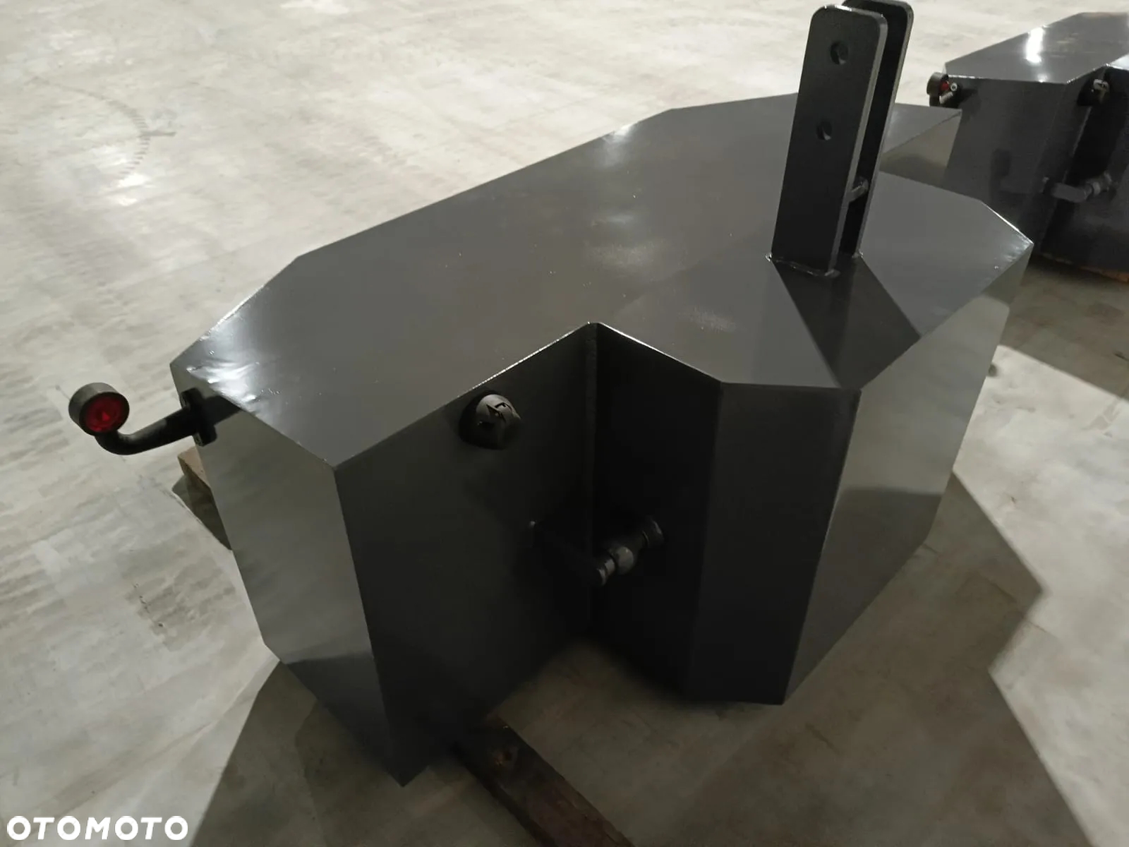 NOWY Obciążnik Balast stalowy do ciągnika zaczep TUZ  1800kg + oświetlenie - 4