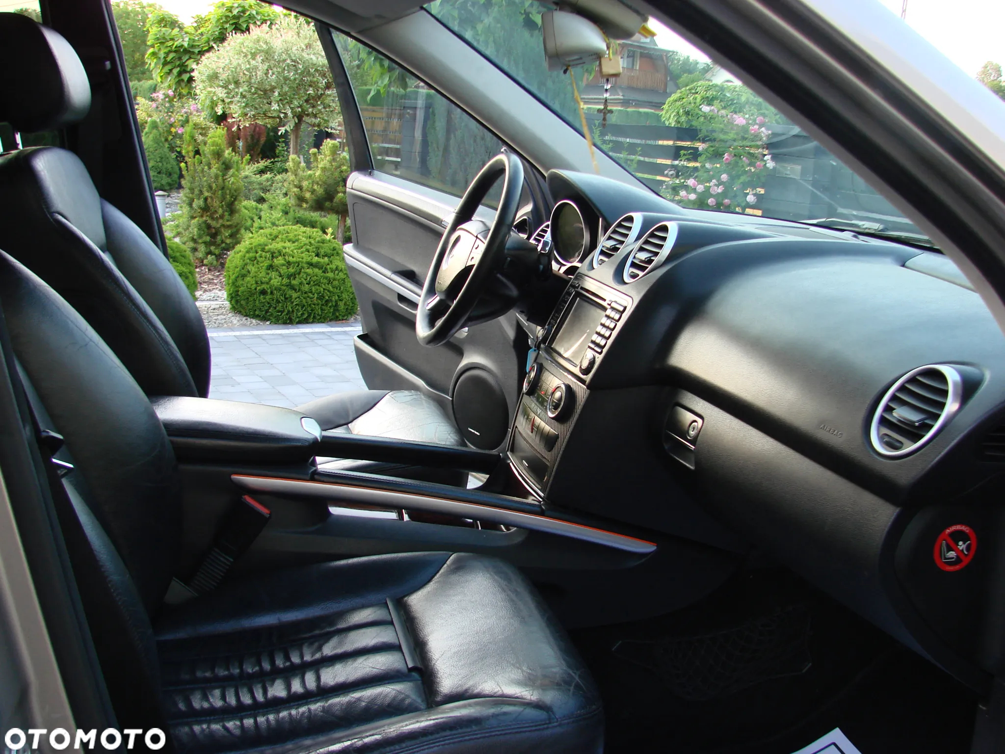Mercedes-Benz ML - 21