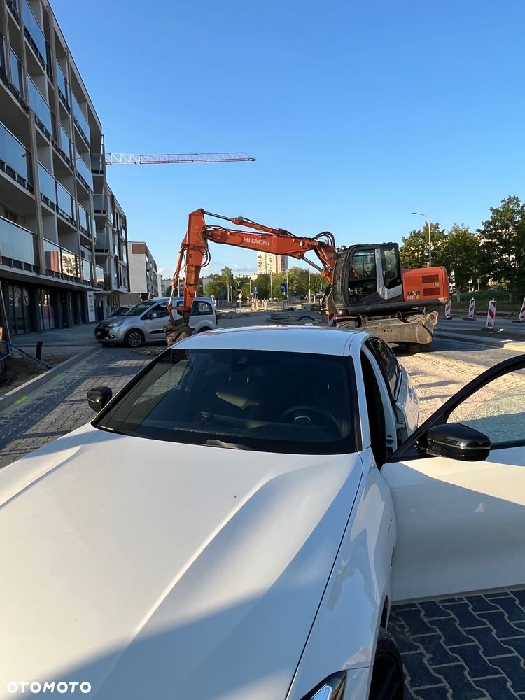 BMW Seria 3 330e PHEV M Sport sport - 6