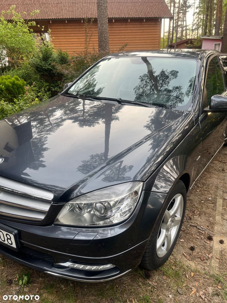 Mercedes-Benz Klasa C 180 CGI Automatik BlueEFFICIENCY Avantgarde - 3