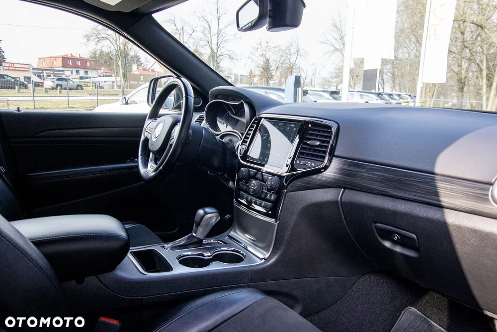 Jeep Grand Cherokee - 13