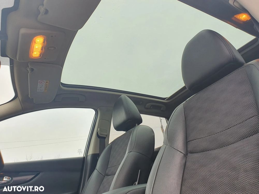 Nissan Qashqai 1.6 DCI Xtronic TEKNA - 9