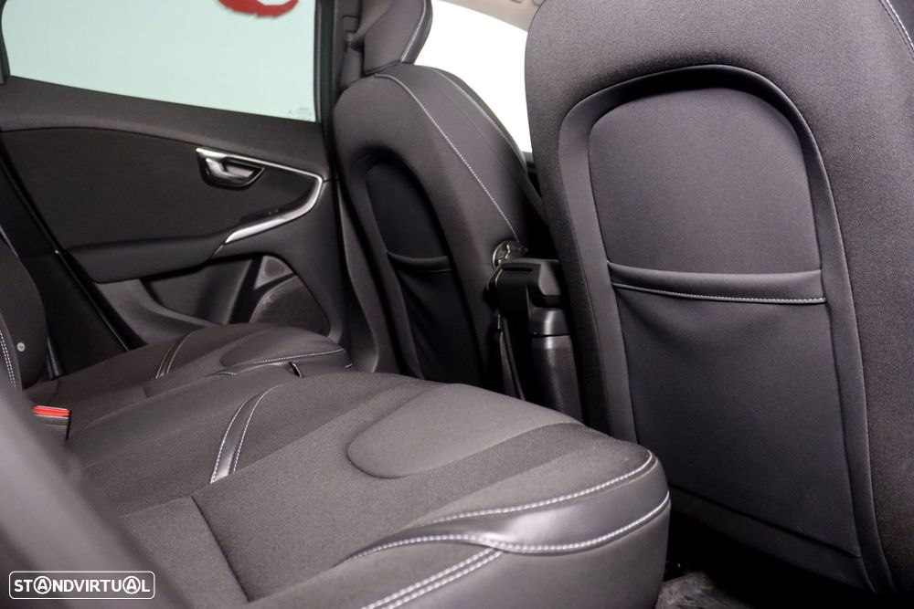 Volvo V40 1.6 D2 R-Design - 12