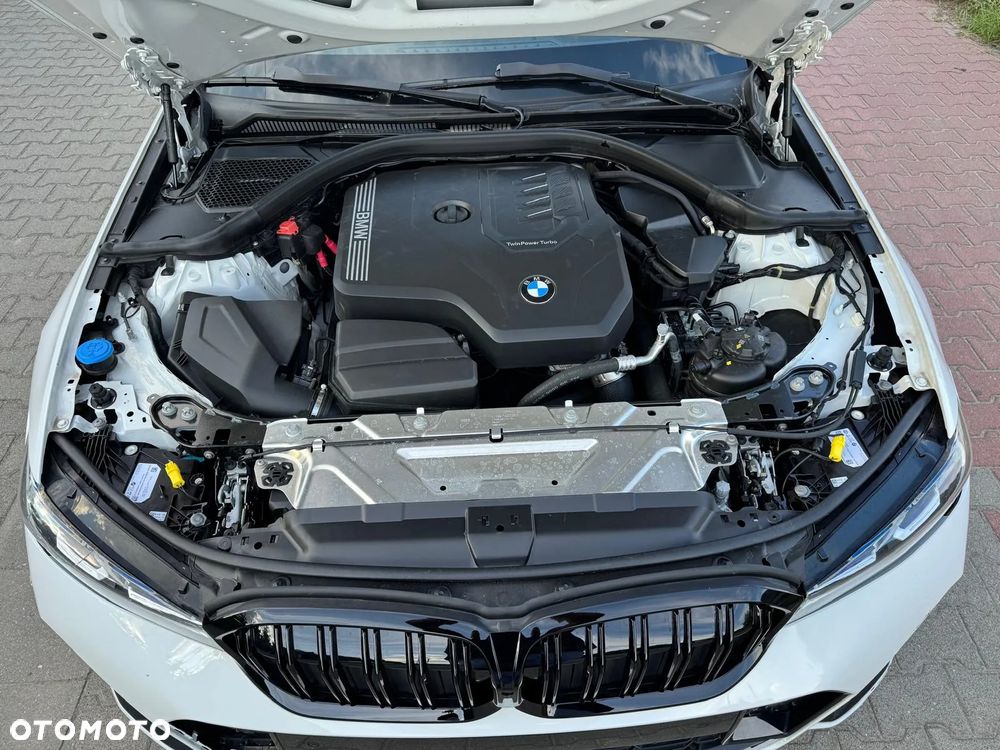 BMW Seria 3 320i Touring M Sport - 28